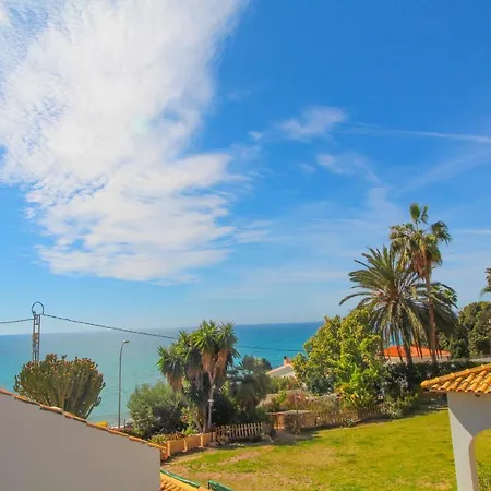 Villa Beachside Villa: Mediterranean Retreat Near *