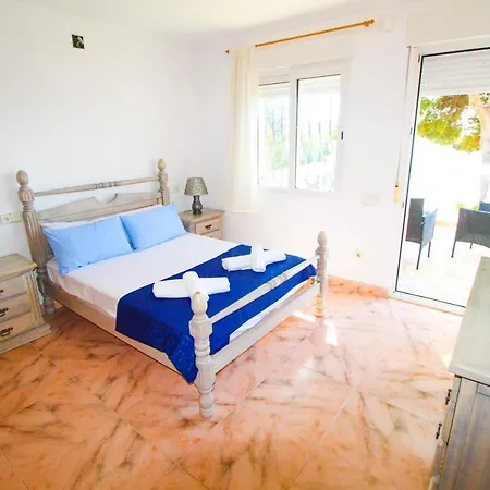 Villa Beachside Villa: Mediterranean Retreat Near *