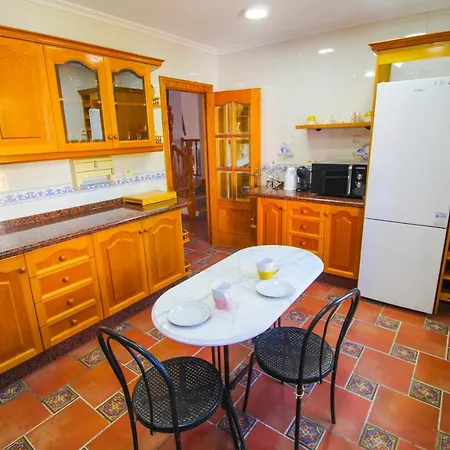 Great Villa, Sea Views, 20 Secs Walk To The Beach, Bbq, 9 People, 5 Mins Car From Center, Sailing Club 3 Mins Walk Villa Alicante