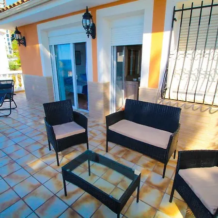 Beachside Villa: Mediterranean Retreat Near * Alicante