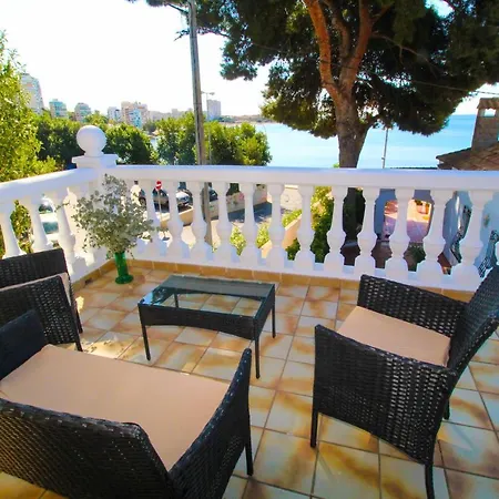 Beachside Villa: Mediterranean Retreat Near Alicante