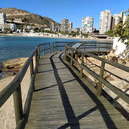 Villa Great Villa, Sea Views, 20 Secs Walk To The Beach, Bbq, 9 People, 5 Mins Car From Center, Sailing Club 3 Mins Walk