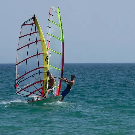 别墅 Great Villa, Sea Views, 20 Secs Walk To The Beach, Bbq, 9 People, 5 Mins Car From Center, Sailing Club 3 Mins Walk *